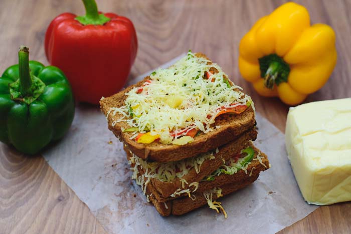 The Stayfit Kitchen Garlic Bread with Veggies Sandwich