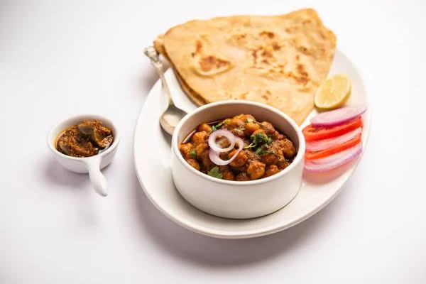 Chole with Paratha (RT)